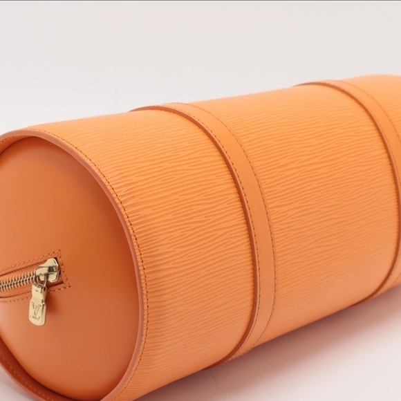 Authentic Louis Vuitton Epi Soufflot - Picture 6 of 14